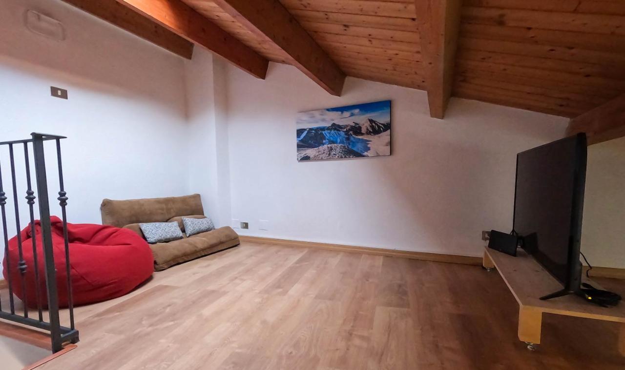 ラクイラ San Domenico House - Centro Storico Bed & Breakfast エクステリア 写真