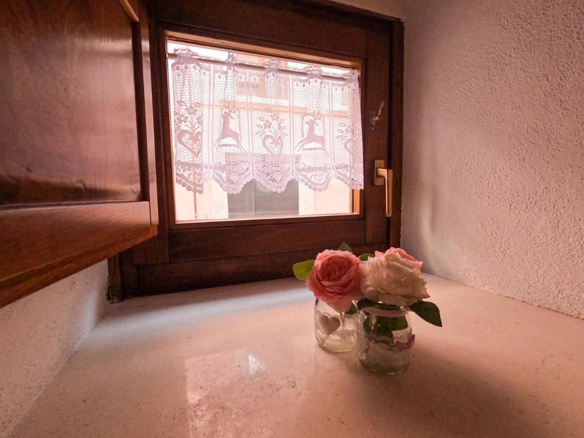 ラクイラ San Domenico House - Centro Storico Bed & Breakfast エクステリア 写真