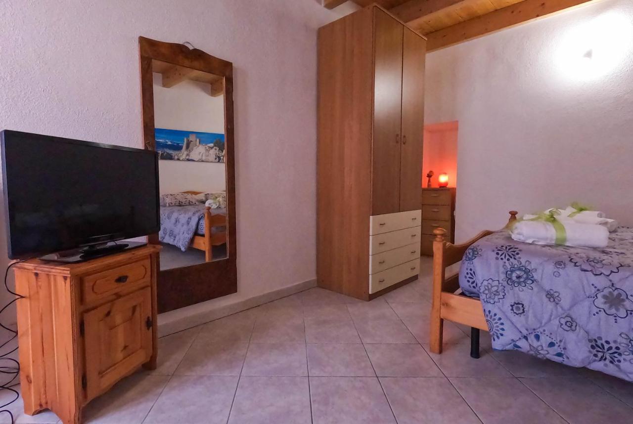 ラクイラ San Domenico House - Centro Storico Bed & Breakfast エクステリア 写真