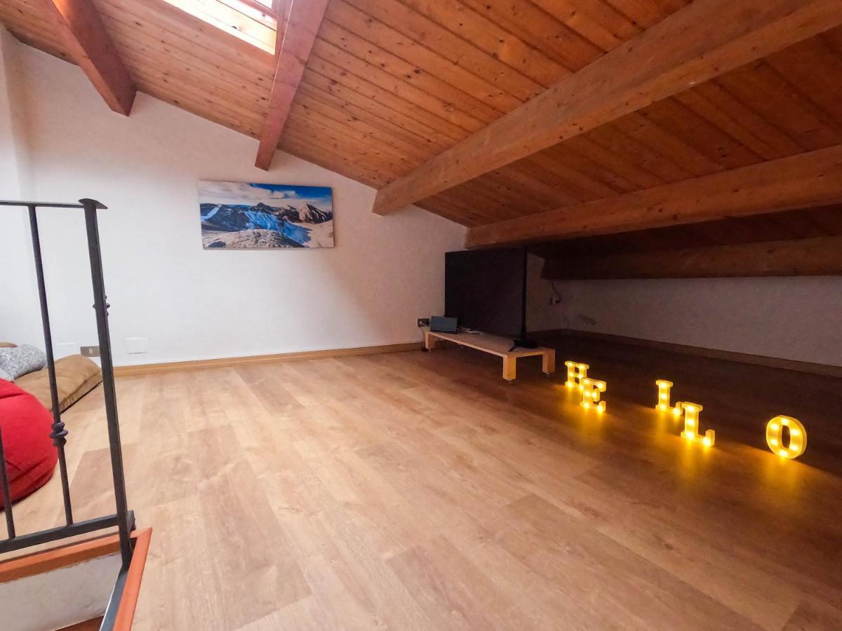 ラクイラ San Domenico House - Centro Storico Bed & Breakfast エクステリア 写真